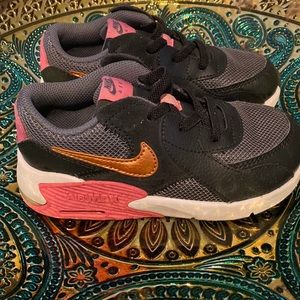 Worn nikes super stylish barely worn